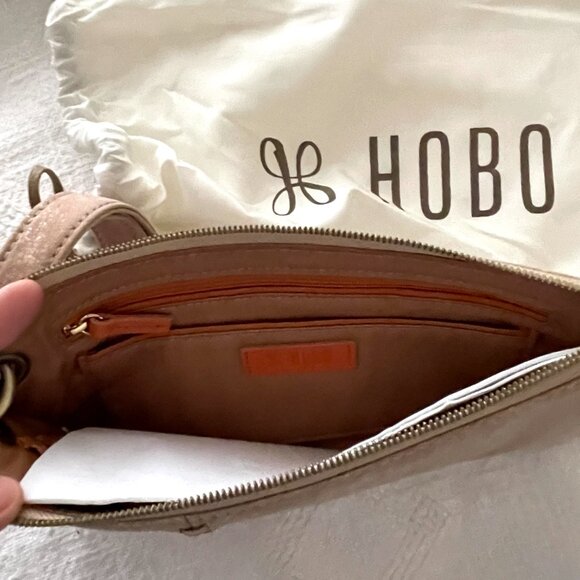 🎉 NEW LISTING NWT HOBO Vida Wristlet in Guilded Beige 100% Genuine Leather - Picture 12 of 14